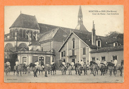 MONTIER En DER (Hte Marne) - Cour Du Haras - Les Cavaliers -- CHEVAUX - CAVALIER - Montier-en-Der