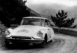 Automobile Ancienne De Marque CITROEN DS 19 * Auto Voiture * Rallye Course Coupe Des Alpes 1962 - PKW