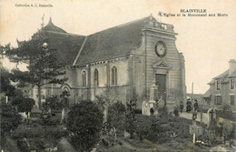 Blainville * La Place De L'église Et Le Monument Aux Morts - Blainville Sur Mer