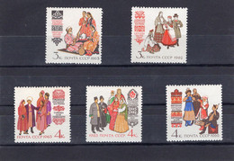 Russia & USSR 1963 - National Costumes - Stamps 5v -  MNH**  -  Excellent Quality - Andere & Zonder Classificatie