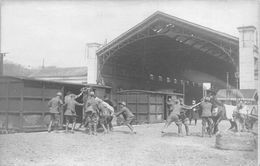 69 - LYON - Carte Photo - Gare De VAISE -  Militaires Chargement Des Chevaux Dans Les Wagons. - Lyon 9