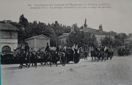 Funérailles Des Victimes Du Liberté - Rangement Des Prolonges - Boats