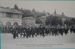 Funérailles Des Victimes Du Liberté - Défilé Des Parents Et Amis - Bateaux