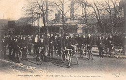 Rantigny          60      Etablissements Albaret. Sortie Des Ateliers Agricoles. Cyclistes    - Décollée -  (voir Scan) - Rantigny