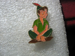 Pin's Peter Pan, Assis Les Jambes Croisées - Disney