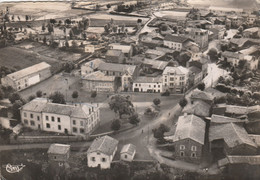 CPSM    .SOLIGNAC Sur LOIRE 43  La Place. Vue Aérienne - Solignac Sur Loire