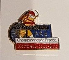 Pin' S  Ville, Sport  CYCLISME, F.F.C. Championnat  De  France  CYCLO  CROSS  1993  à  MONTREUIL  SOUS  BOIS  ( 93 ) - Cyclisme