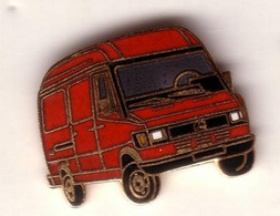 V31 Pin's  MERCEDES ROUGE EGF Signé Ferrier Paris 27 Mm X 21 Mm Achat Immédiat - Mercedes