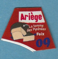 Magnets. Magnets "Le Gaulois" Départements Français. Ariège (09) (la Tomme Des Pyrénées) - Andere & Zonder Classificatie