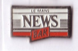U20 Pin's Journal Media Le Mans Sarthe News Bar Achat Immédiat - Médias