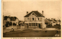 Equeurdreville * Les Postes Et La Rue Lepoitevin - Equeurdreville