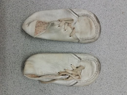 Vielles Chaussures D Enfants Clarks Suresteps - Schoenen
