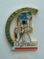 PIN'S CYCLISME VELO - LE TOUR DE FRANCE 1992  - 17e étape	22 Juillet	La Bourboule – Montluçon - Cyclisme