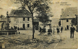 11989 - Cantal - ARPAJON Sur CERE : LA PLACE  HOTEL DU MIDI , Delmas  Café De La Poste - Animée Postée à AURILLAC 1905 - Arpajon Sur Cere