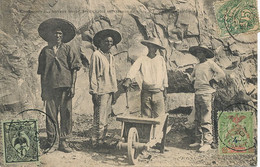 Condamnés Travaux Forcés à Tomo Caledonie  Chaines Aux Pieds. Convicts With Chains Timbre Cinquantenaire - Prigione E Prigionieri