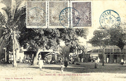 1908- C P A De Nossi-Bé - Marché D'Hell-Ville Affr. 5 C. Petites Valeurs Oblit. Cad Bleu D'HELLVILLE / NOSSI-BE - Briefe U. Dokumente