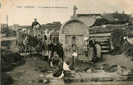 Larmor * La Fontaine De Notre Dame * Lavoir Laveuse Coiffe - Larmor-Plage