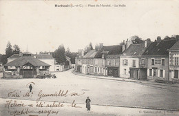 CARTE POSTALE   HERBAULT 41  Place Du Marché.La Halle - Herbault