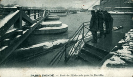 Paris Bastille  Paris Inondé Pont De L'Estacade Pub Au Verso Pharmacie Lait D'Appenzell   CPA 75 11ème Arrondissement - Inondations De 1910