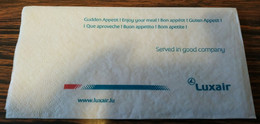 Luxembourg Serviette Papier Paper Napkin Luxair Airlines Served In Good Company - Serviettes Publicitaires