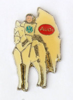 Pin's AUDI - VOLKSWAGEN - Le Chevalier Blanc - J817 - Audi