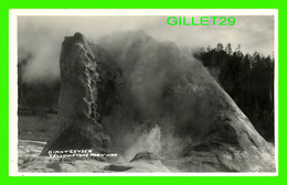 YELLOWSTONE, WY - GIANT GEYSER, YELLOWSTONE PARK -  WRITTEN - REAL PHOTOGRAPH - - Yellowstone