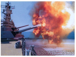 (W 3) USS Wisconsin (firing Gun) - Guerra