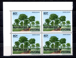 RC 19027 COTE D'IVOIRE COTE 20€ N° 646A ARBRES PAYSAGE BLOC DE 4 COIN DE FEUILLE NEUF ** TB - Côte D'Ivoire (1960-...)