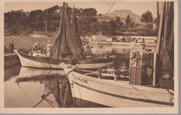 CARQUEIRANNE - BATEAUX DE PECHE AUX SALETTES - Carqueiranne