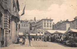 43-LE-PUY-LA PLACE DU MARTOURET UN JOUR DE MARCHE - Le Puy En Velay