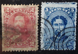 HAWAII 1864 - 1882, 2 Timbres Yvert No 24, Kamehameha V , 5 C Bleu Et No 30 A,Kalakaua , 2 C Lilas Rose, Obl TB Cote 70 - Hawaï