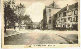 WASSELONNE - Le Café Restaurant Dans La GRANDE RUE Animée - Wasselonne