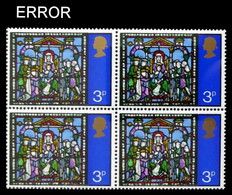 CV:€480.00 Great Britain 1971 Xmas Stainless Glass 3p 4-BLOCK BLOCK ERROR:no Emboss No Phos. - Plaatfouten En Curiosa