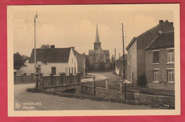 Asquillies - Eglise ... Maisons Environnantes, Pont Sur La Trouille ( Voir Verso ) - Quevy