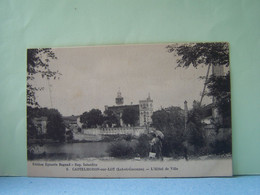 CASTELMORON -SUR-LOT (LOT ET GARONNE) LES PONTS SUSPENDUS. L'HOTEL DE VILLE. - Castelmoron