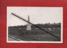 Carte -  Crevecoeur Le Grand  -(Oise) Le Monument Et La Place De La Prairie - Crevecoeur Le Grand