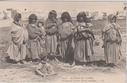 NORTH AFRICA - Scenes Et Types - Groupe De Femmes Arabes Nomades - VG Ethnic Group Of Women And Children Etc - Afrika