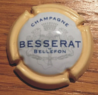 Plaque De Muselet 145 Ou Capsule De Champagne Besserat Bellefon Blanc Et Jaune - Other & Unclassified