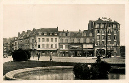 St Quentin * Place Du 8 Octobre * Hôtel De La Paix * Hôtel Du 8 Octobre - Saint Quentin