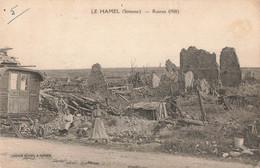80 Le Hamel Ruines En 1918 Cpa Carte Animée Femme Engant Guerre 1914 1918 - Other Municipalities