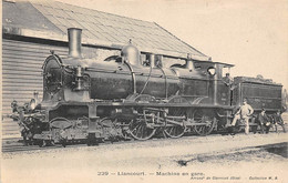 Liancourt         60       Machine En Gare. Gros Plan De Locomotive     (voir Scan) - Liancourt