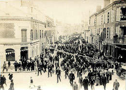 épernay * Photo Ancienne * Défilé Des Sapeurs Pompiers 1913 * Rue Des Fusillers * Fanfare * Voir Verso - Epernay