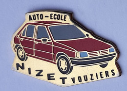 V16 Pin's Peugeot 205 Auto école Nizet Vouziers  Ardennes Achat Immédiat - Peugeot