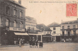 Méru        60         Place De L'Hôtel De Ville . Côté Nord Est.  Commerces Dont Epicerie Rémoise    (voir Scan) - Meru