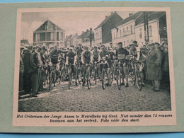 Criterium Der Jonge Assen Te MEIRELBEKE Bij GENT - Den Start ( Zie Foto Voor Detail ) KRANTENARTIKEL ! - Cyclisme
