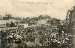 Châteaubriant * Jour De Marché * Foire Aux Bestiaux * Place De La Motte - Châteaubriant