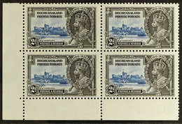 1935 SILVER JUBILEE VARIETY 2d Ultramarine And Grey-black Lower Left Corner Block Of Four, The Lower Right Stamp With "s - Andere & Zonder Classificatie