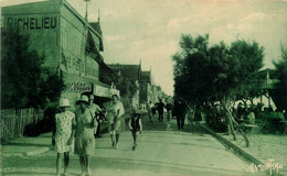 Châtelaillon * Boulevard De La Plage * Café Pierre Richelieu - Châtelaillon-Plage