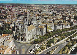 Angoulême - Vue Générale Sur La Ville , Au Premier Plan Cathédrale Saint Pierre - Angouleme
