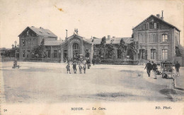 Noyon          60          Extérieur De La Gare        (voir Scan) - Noyon